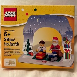 Retired 2014 LEGO Seasonal Set-850939 Christmas Santa Scene-New in the box!